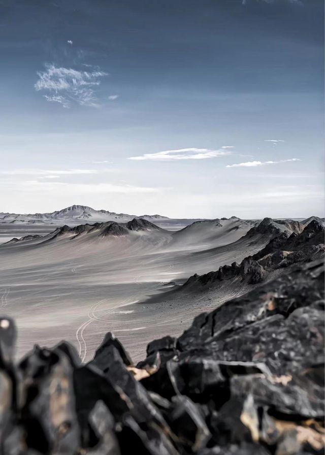 地球上最像月球表面的地方-青海黑獨山！