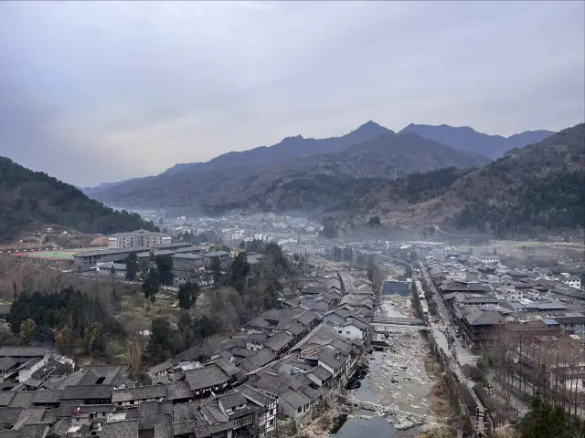 다른 고도, '그루 작가'의 펜 아래 청목천 고도를 방문하다