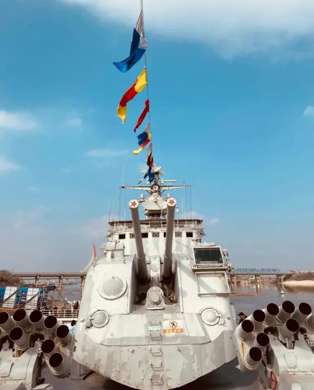 Promise me to spend half a day for the 'Nanchang Warship' when you come to Nanchang to play