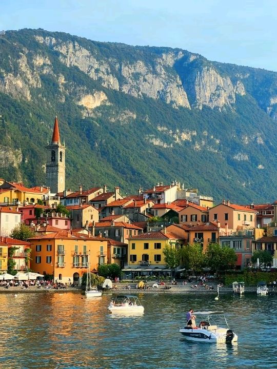 Spring is Blossoming at Milan's Como Lake♥️