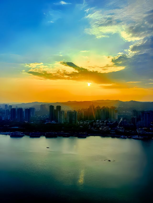 南充ins風酒店|俯瞰嘉陵江高空下午茶