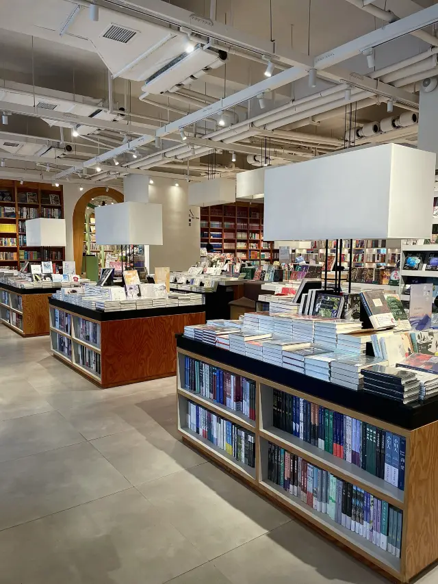 Lezhi Bookstore (Yuhua District)