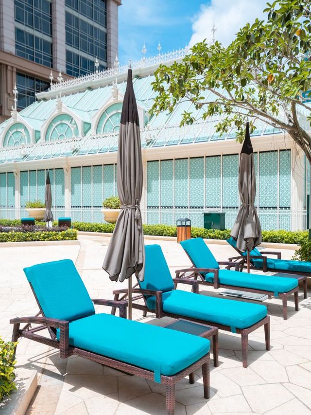 🌟 Macau's Marvel: Conrad Hotel's Chic Comforts & Views 🌟