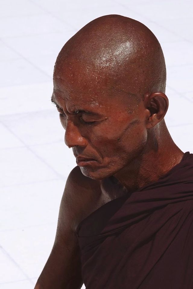 人生一定要去一次的仰光大金塔