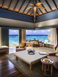 🌴 Maldives Magic: Raffles Resort's Island Bliss 🌊