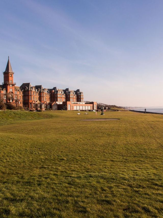 🌟 Newcastle's Hidden Gem: Slieve Donard Stay 🌊✨