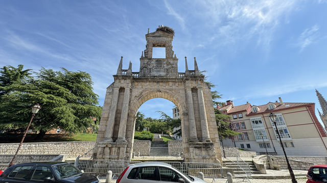 布爾戈斯費爾南岡薩雷斯凱旋門 Arco de Fernán