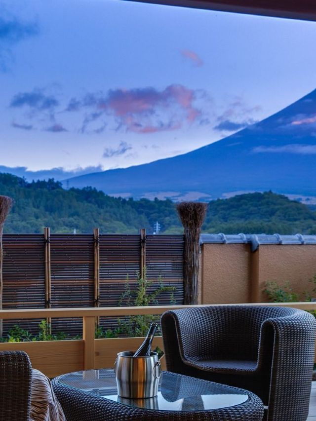 🌸 Fuji Views & Onsen Bliss at Kaneyamaen 🗻🍵