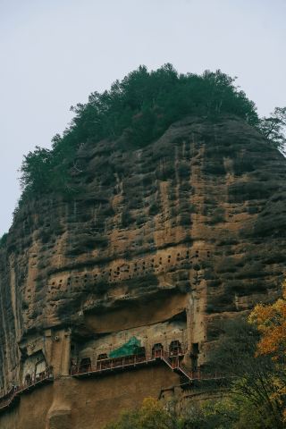 A smiling Buddha statue means good luck is on the way. 