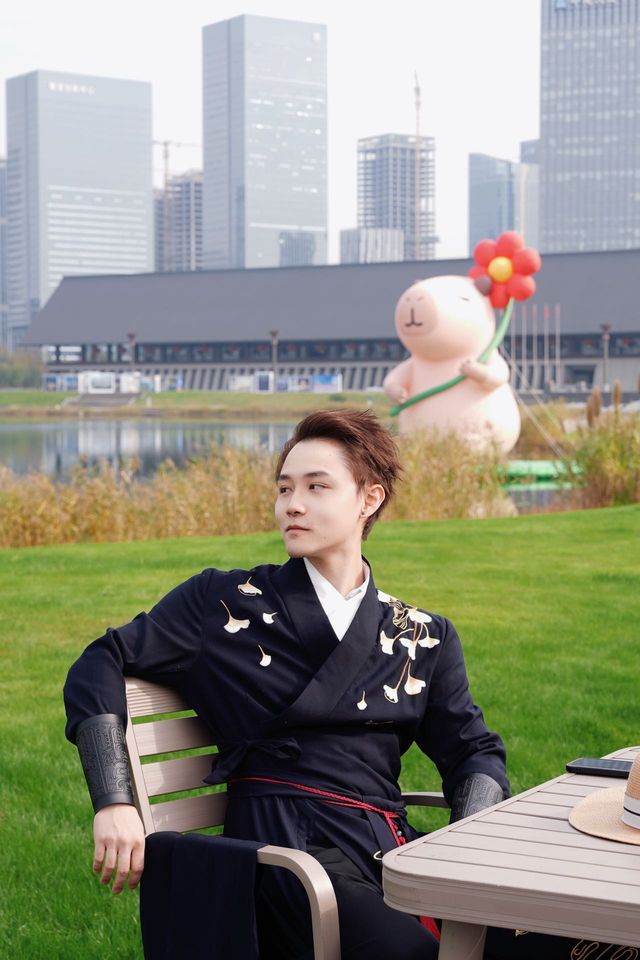 成都驚現巨型水豚～～～