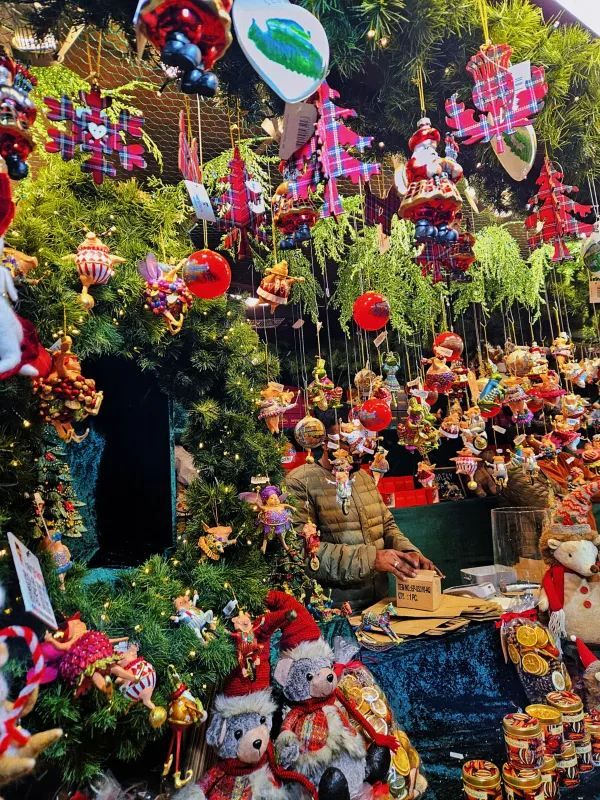 Edinburgh's Christmas Market: A Must-Visit in the UK
