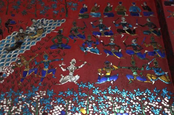 Explore the Spiritual Essence of Wat Xieng Thong in Luang Prabang, Laos
