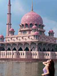 Pink Mosque in Putrajaya Malaysia is so Charming❤️