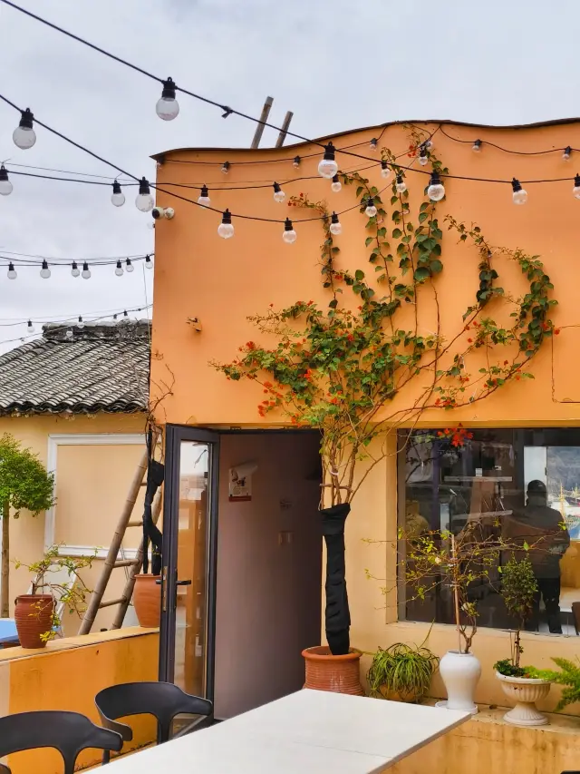 Taizhou's Xiaoruo Village: A Relaxing Early Spring Getaway