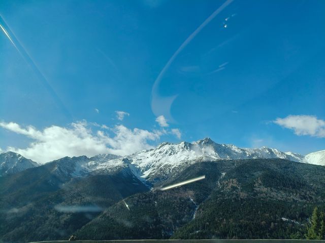 探索藏地神山的聖潔與壯美——梅里雪山