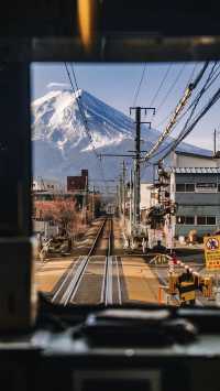 總要坐一趟開往富士山的列車吧