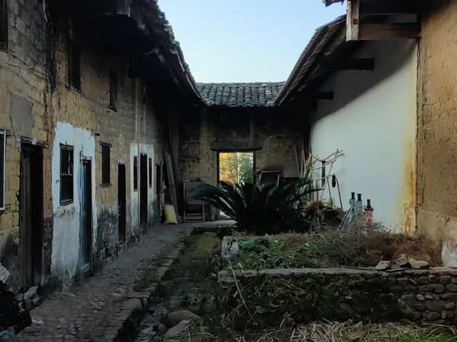 江西龍南崗上村竹園圍
