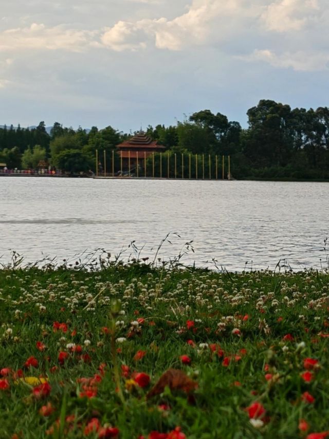 雲南滇池溫泉花園國際酒店