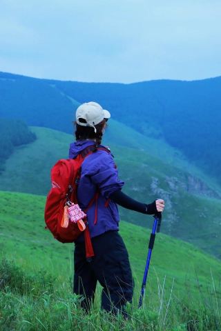 Nanshan Pasture Hiking: Snowline Encircles the Cloud Pastoral Song