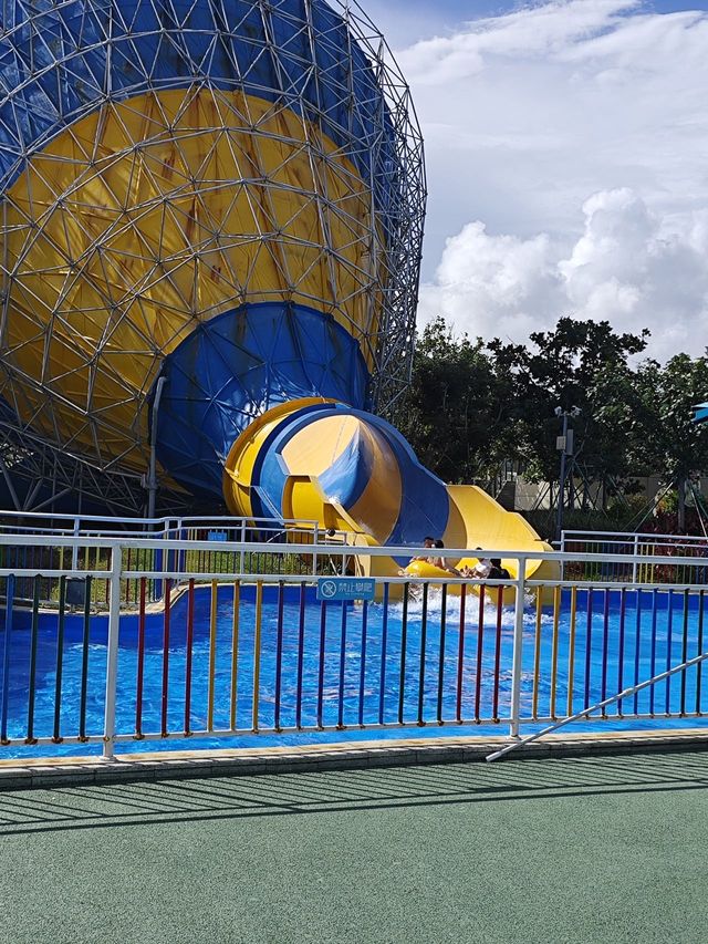 夏季嚟中海黃金海岸水上樂園玩水啦啦！