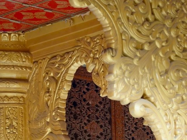 總佛寺夜話：在西雙版納修一場煙火氣十足的「入世禪