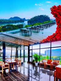 桂林湖景酒店！住進日月雙塔畫框裡