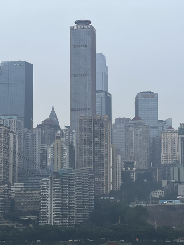 【重慶不只洪崖洞！藏在霧都的夜色、辣味與生活感，才是最動人的旅行底片】