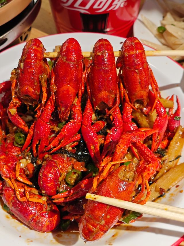 武漢！1蚊/串嘅炭烤鮮牛肉·平到難以置信