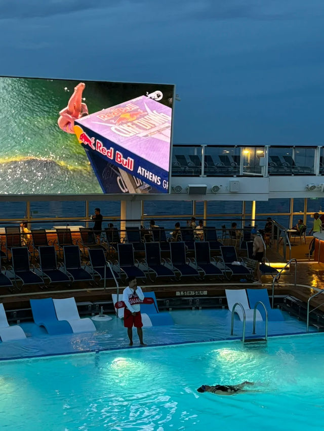 🚢 Blue Hour on Spectrum of the Seas — How could you not fall in love? 