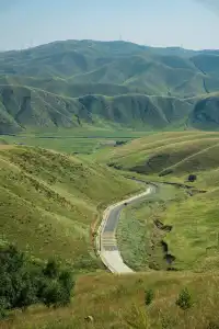 紅石崖｜上班暫停 擁抱草原