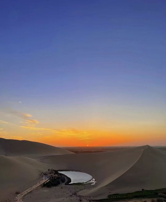 這次西北大環線私家團之旅，完全顛覆了我對跟團遊的刻板印象，堪稱年度最驚豔的旅行體驗！ 從西寧出發，