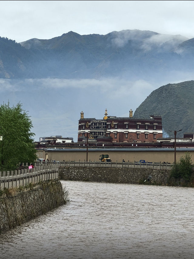 藏式小鎮漫遊指南｜夏河拉卜楞寺的慢時光