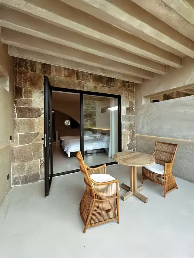 暖冬避世！台州石塘地中海風石屋太治癒