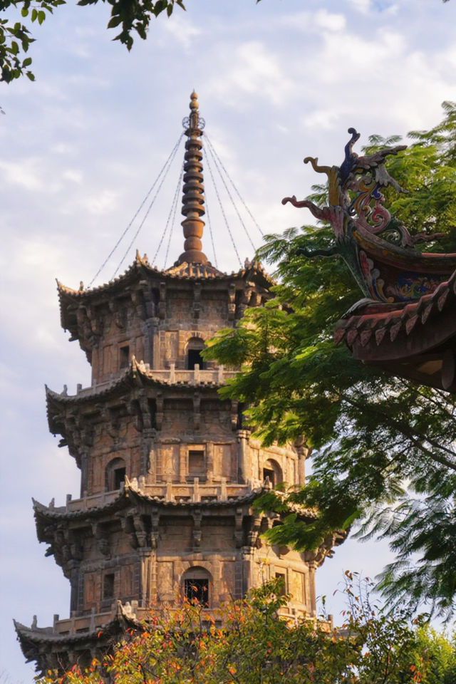 泉州漫遊｜古城小巷裡，邂逅東西塔的N種模樣