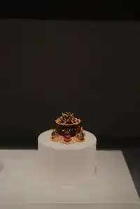 逛梁莊王珍藏館，被明代王室審美按頭種草