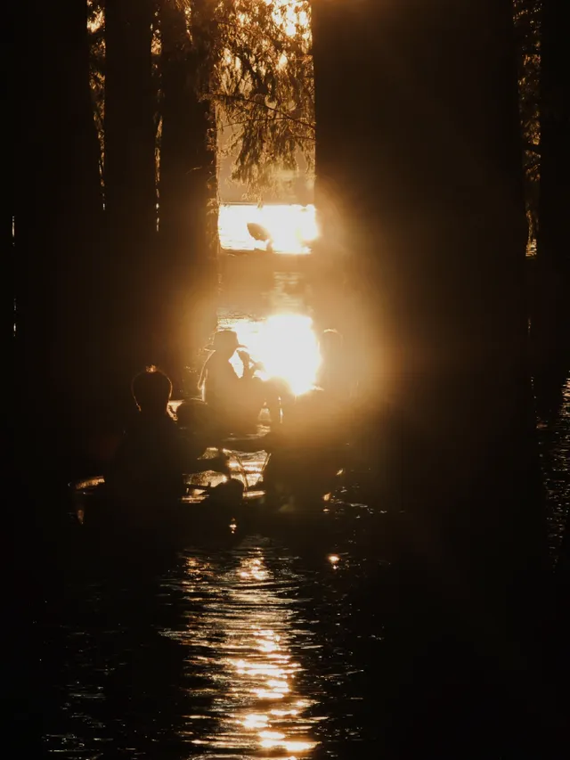 肇慶星湖靜待落日｜把夕陽揉進玻璃船裡