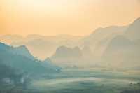 萬峰林平流霧觀賞攻略來啦!