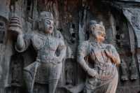 警告!別輕易與他對視——龍門十七米佛顏殺!