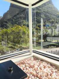 這次陽朔之行真是絕了！住在遇龍河邊的遇山鄉舍簡直把儀式感拉滿，孩子生日party直接在小院子裡搞起來