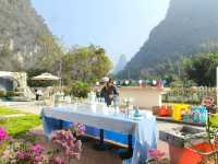 這次陽朔之行真是絕了！住在遇龍河邊的遇山鄉舍簡直把儀式感拉滿，孩子生日party直接在小院子裡搞起來