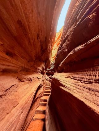 No need to travel abroad! The privately hidden billion-year-old Danxia landforms in northern Shaanxi are truly breathtaking!