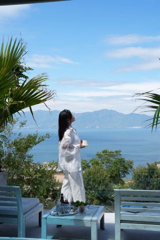 To stay between the mountains and the sea, I extended my stay at Fuxian Lake by 3 days