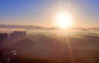 Chasing the autumn light at Gaozhou Bijiashan: The sunset is stunning! I didn't want to leave