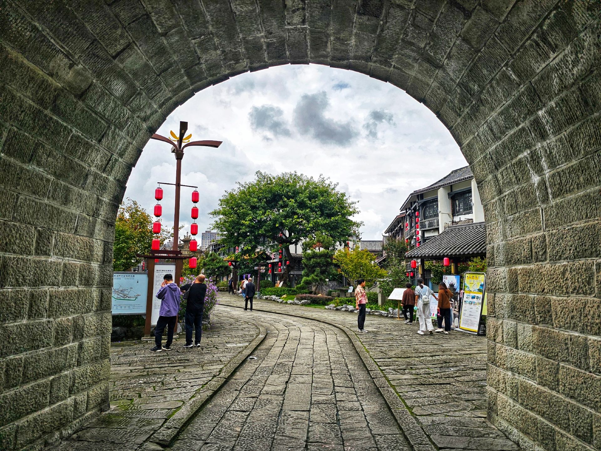 A Hidden Gem in Southern Sichuan | Longchang Nanguan: Cycling Through Centuries of Stone Archways