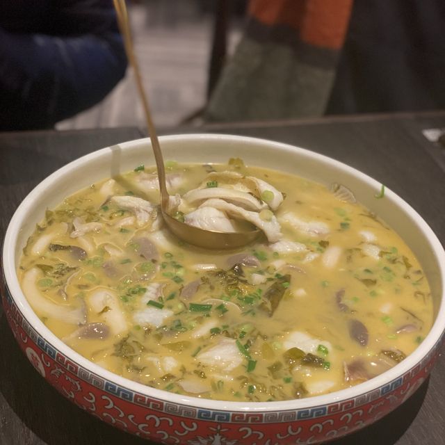 念川居招牌酸菜魚