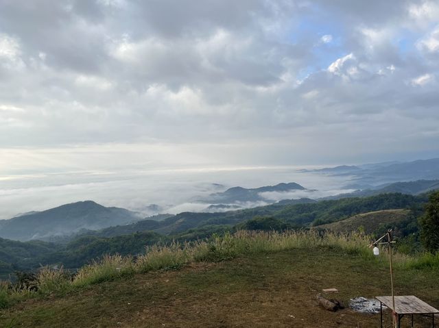 ลานกางเต้นท์ แฌ-เกอ แม่อาย จังหวัดเชียงใหม่ ⛰️🌳🏕