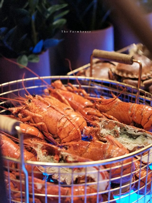 北角嘆住海景食自助餐