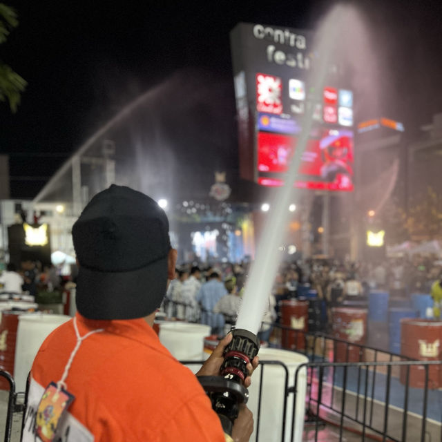 หรอยสาด…สาดกันหน้าช็นทรัลหาดใหญ่💦