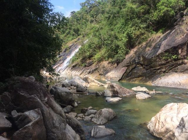 น้ำตก 16 ราง จังหวัดระนอง