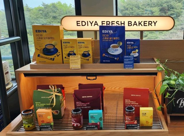 춘천시내를 다 볼 수 있는 전망대 커피숍.. 전용 엘레베이터를 갖춘 이디야 "EDIYA"